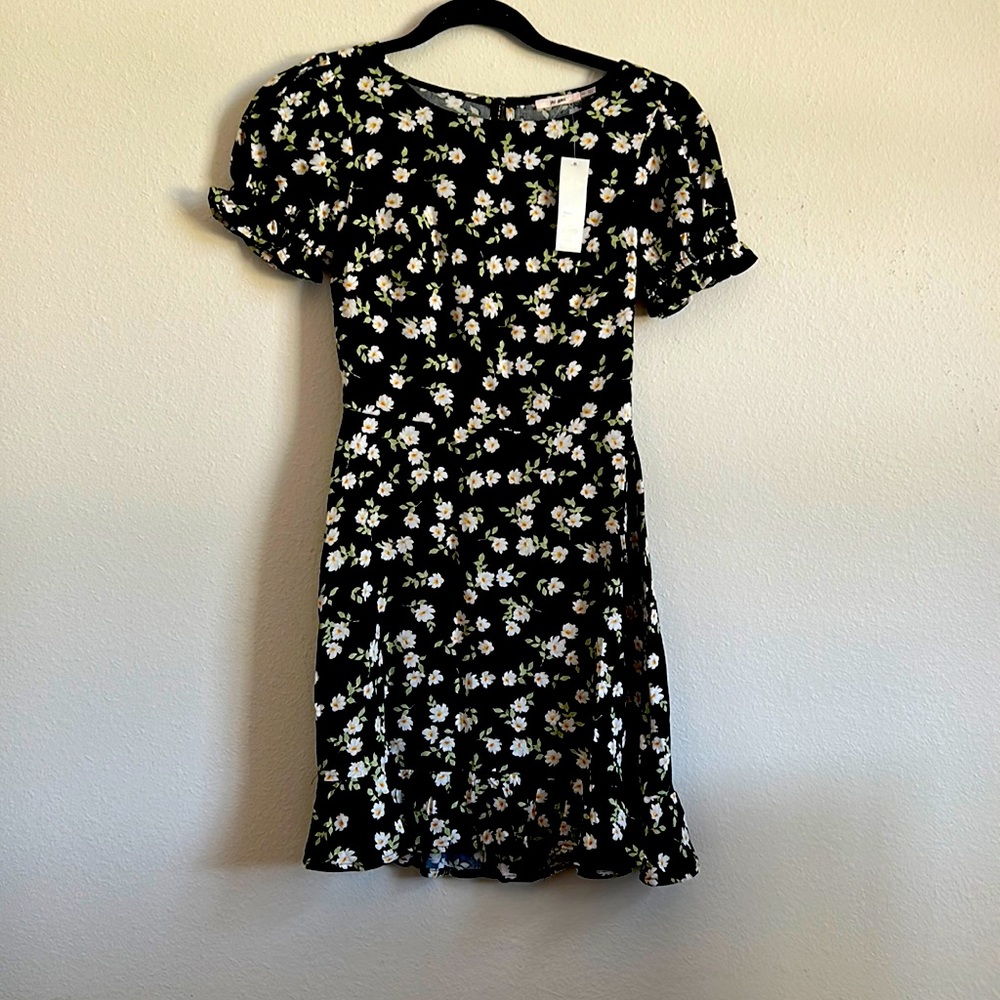 Francesca’s Floral Puff Sleeve Dress | xsmall NWT